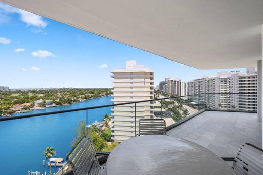Residential complexes in Miami Beach, Miami-Dade