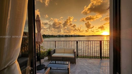 Villa en Miami Lakes, Miami-Dade County
