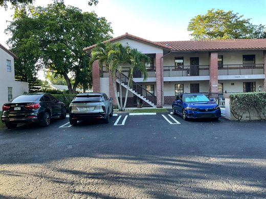 Residential complexes in Coral Springs, Broward County