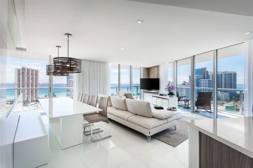 Residential complexes in Miami Beach, Miami-Dade