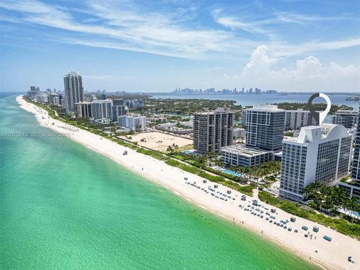 Residential complexes in Miami Beach, Miami-Dade