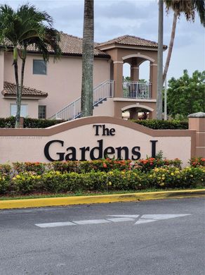 Residential complexes in Homestead, Miami-Dade