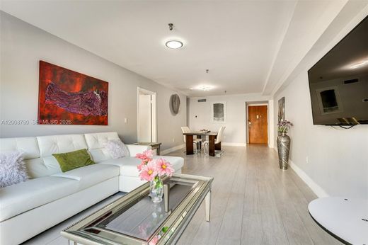 Complexes résidentiels à Sunny Isles Beach, Comté de Miami-Dade
