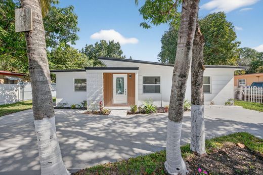 Villa in North Miami, Miami-Dade