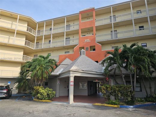 Residential complexes in Doral, Miami-Dade