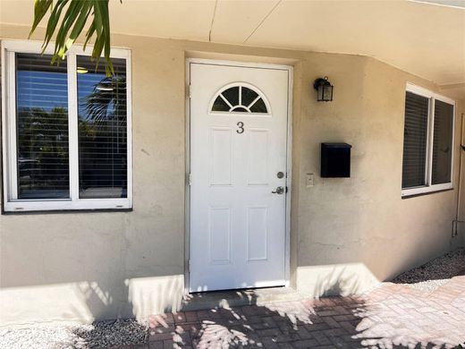 Residential complexes in Fort Lauderdale, Broward County