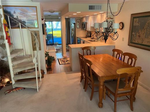 Residential complexes in Plantation Key, Monroe County