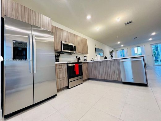 Wohnkomplexe in Doral, Miami-Dade County