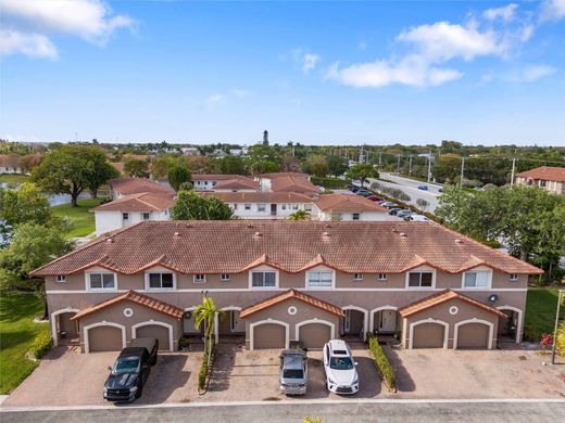 Townhouse - Coral Springs, Broward County