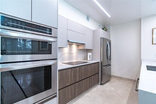 Жилой комплекс, Sunny Isles Beach, Miami-Dade County