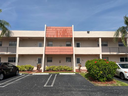 Residential complexes in Delray Beach, Palm Beach