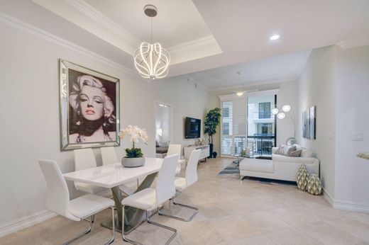 Residential complexes in West Palm Beach, Palm Beach