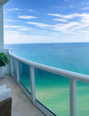 Residential complexes in Sunny Isles Beach, Miami-Dade