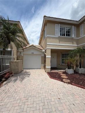 Townhouse in Pembroke Pines, Broward County