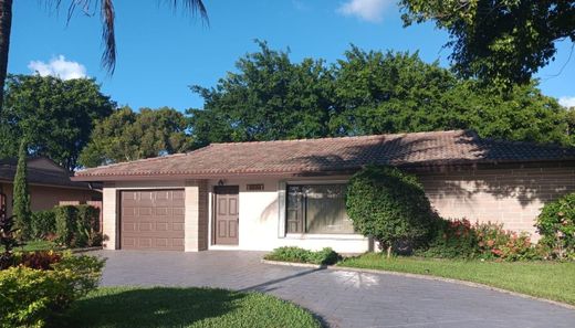 Villa - Tamarac, Broward County