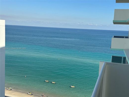 Residential complexes in Hollywood, Broward County