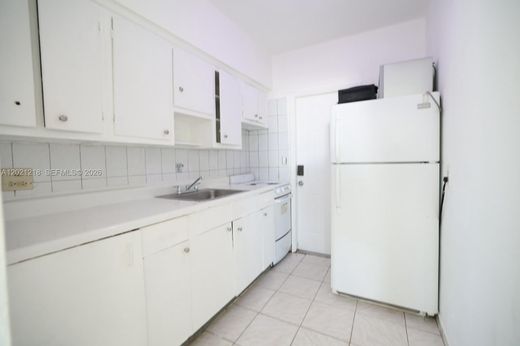 Residential complexes in Miami Beach, Miami-Dade