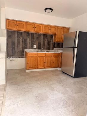 公寓楼  North Miami Beach, Miami-Dade County