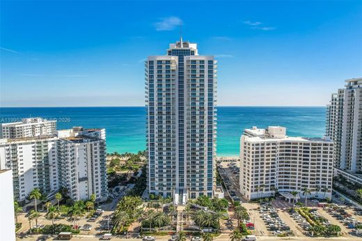 Residential complexes in Hollywood, Broward County