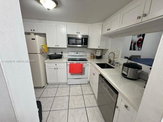 Wohnkomplexe in Miami, Miami-Dade County