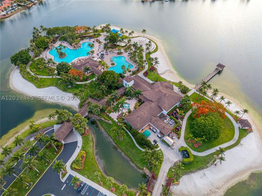 Complexes résidentiels à Doral, Comté de Miami-Dade