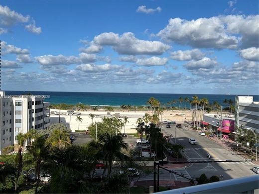 Residential complexes in Miami Beach, Miami-Dade