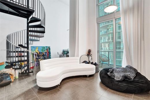 マイアミ, Miami-Dade Countyのアパートメント・コンプレックス