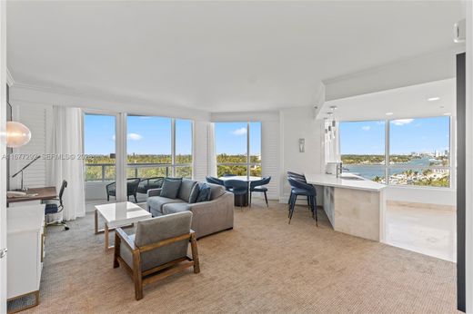 Residential complexes in Miami Beach, Miami-Dade