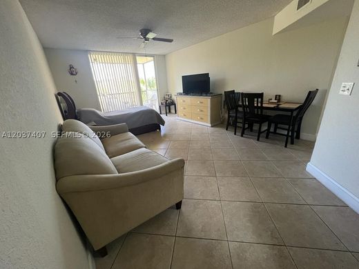 Residential complexes in Doral, Miami-Dade