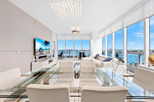 ‏בניין ב  מיאמי, Miami-Dade County