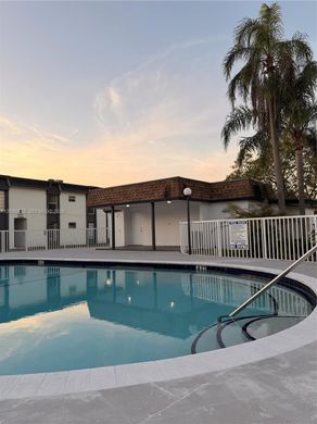 Residential complexes in Miami, Miami-Dade