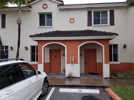 Townhouse in Miami Gardens, Miami-Dade