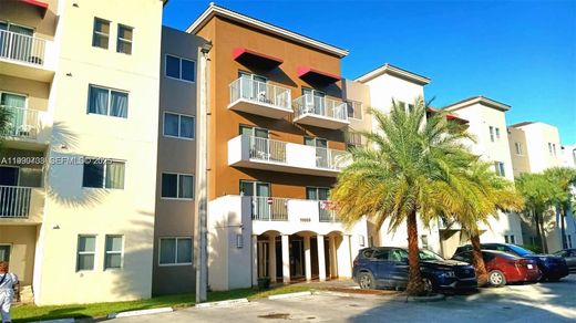 Residential complexes in Cutler Bay, Miami-Dade