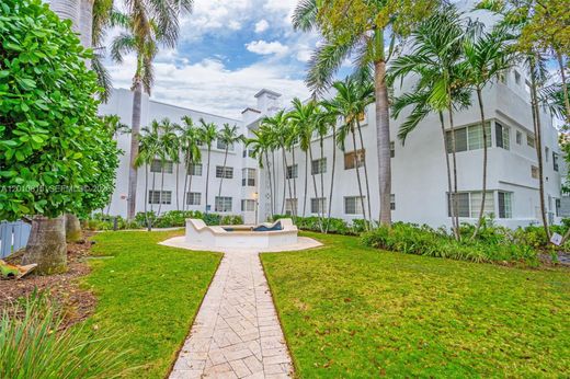 Residential complexes in Miami Beach, Miami-Dade