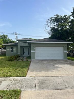 Villa in Pompano Beach, Broward County