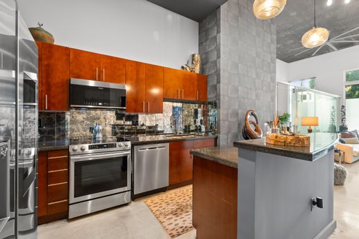 Residential complexes in West Palm Beach, Palm Beach