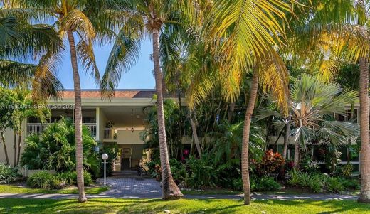 Residential complexes in Key Biscayne, Miami-Dade