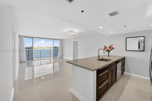 Жилой комплекс, North Bay Village, Miami-Dade County