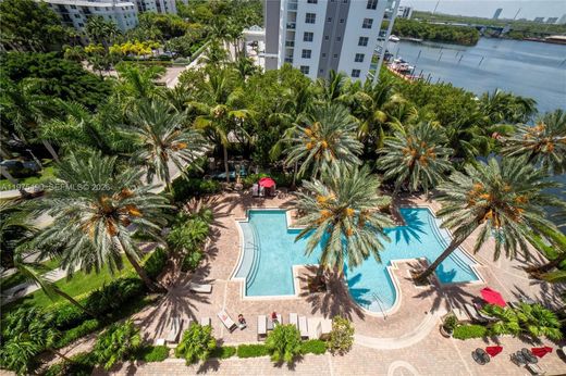 Kamienica w Sunny Isles Beach, Miami-Dade County