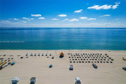 Residential complexes in Miami Beach, Miami-Dade