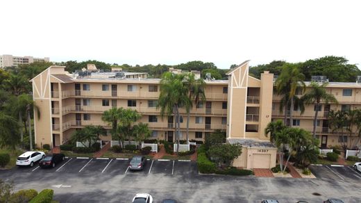Residential complexes in Delray Beach, Palm Beach