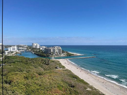 Residential complexes in Boca Raton, Palm Beach