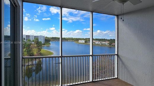 Residential complexes in Doral, Miami-Dade