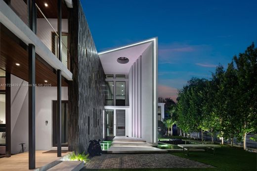 Villa for sale in Miami Beach