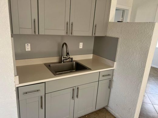 Villa in Pompano Beach, Broward County