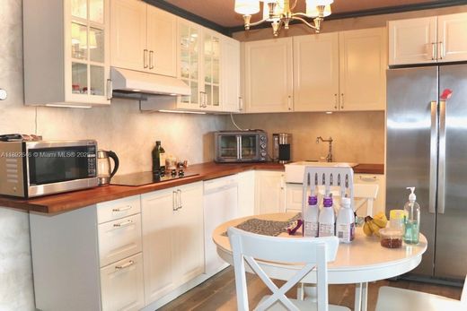 Complesso residenziale a Hallandale Beach, Broward County