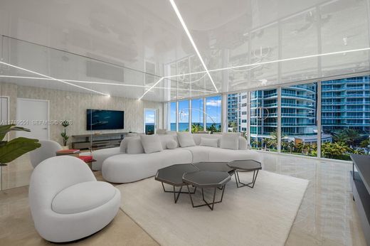 Residential complexes in Bal Harbour, Miami-Dade