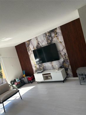 Townhouse in Miramar, Broward County