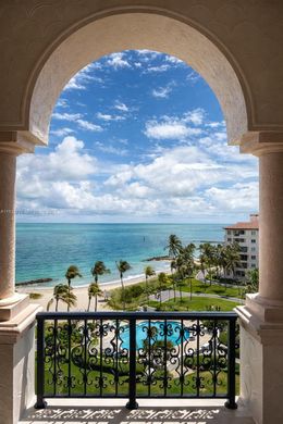 Residential complexes in Miami Beach, Miami-Dade