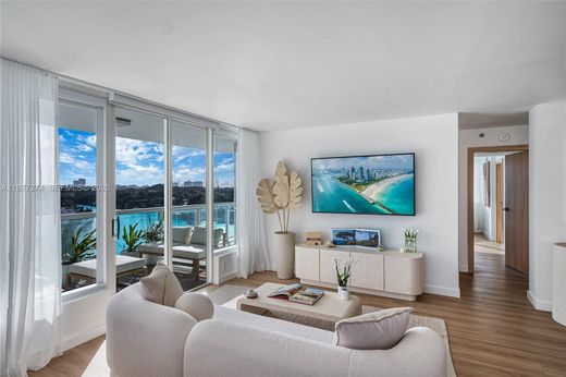 Residential complexes in Miami Beach, Miami-Dade
